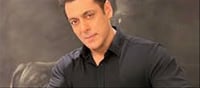 Salman Khan left the award for Manoj Bajpayee